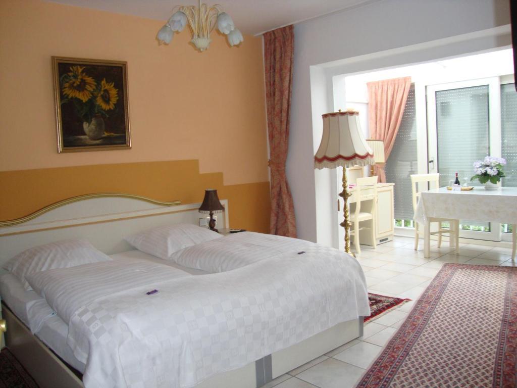 Haus Mooren, Hotel Garni Düsseldorf Zimmer foto